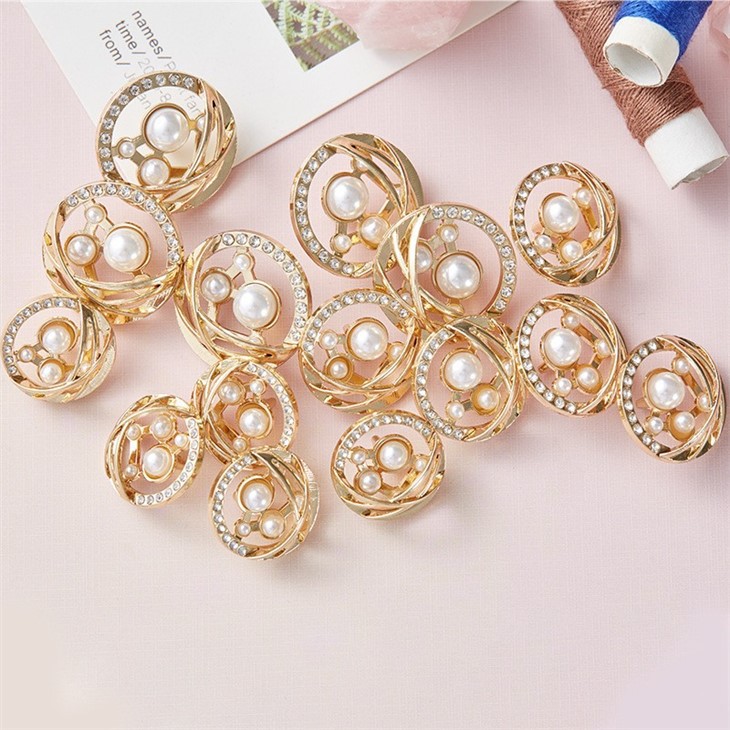 White Pearl Sewing Brass Shank Buttons For Garment