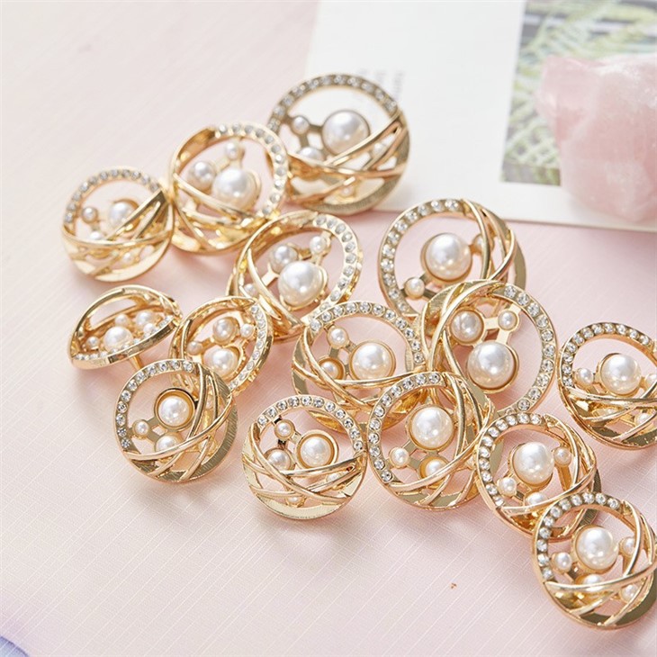 White Pearl Sewing Brass Shank Buttons For Garment
